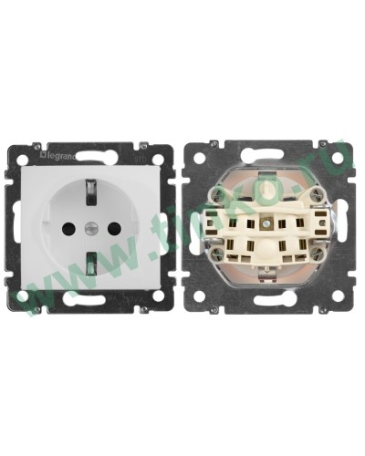Розетка Valena 2К+3 10/16А, белый (774420). Розетка. LegranD в Коломне